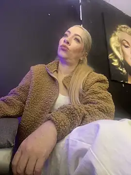 Snapshot of viktoria_davis_ chatting on October 11, 2025, 10:52 pm viktoria davis online show from October 11, 2025, 10:52 pm