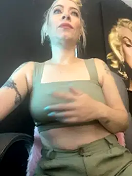 Snapshot of viktoria_davis_ chatting on October 20, 2025, 11:38 pm viktoria davis online show from October 20, 2025, 11:38 pm