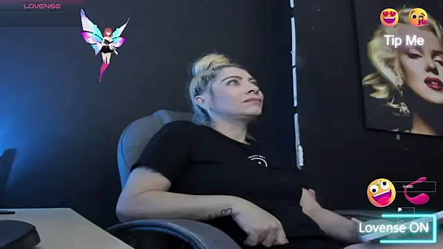 Snapshot of viktoria_davis_ chatting on November 6, 2025, 11:04 pm viktoria davis online show from November 6, 2025, 11:04 pm