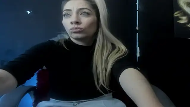 viktoria davis  online show from April 29, 2026, 2:15 am