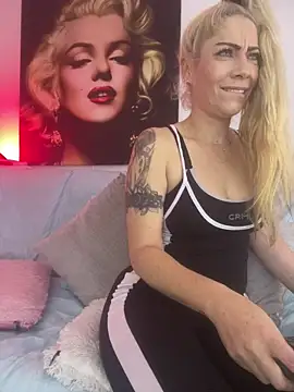 Snapshot of viktoria_davis_ chatting on June 11, 2026, 12:19 am viktoria davis online show from June 11, 2026, 12:19 am