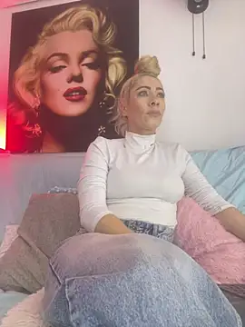 viktoria davis  online show from June 14, 2026, 2:24 am
