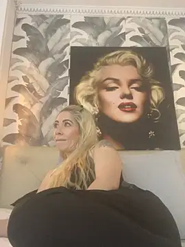 viktoria davis  online show from June 27, 2026, 12:04 am