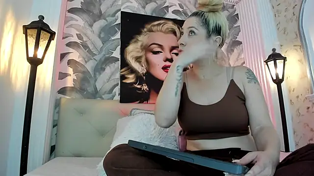 viktoria davis  online show from July 21, 2026, 2:36 am