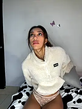 zoe storm online show from December 3, 2025, 11:36 pm