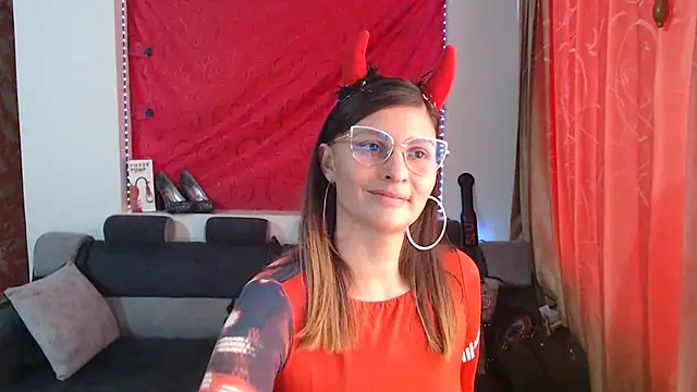 Snapshot of sachaclinford chatting on October 14, 2025, 8:31 pm sachaclinford online show from October 14, 2025, 8:31 pm