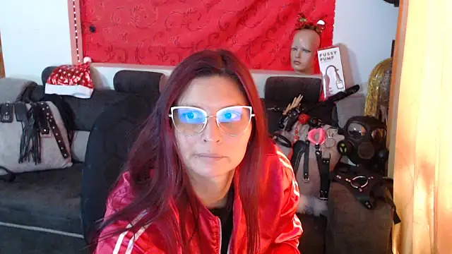 Snapshot of sachaclinford chatting on November 11, 2025, 5:57 pm sachaclinford online show from November 11, 2025, 5:57 pm