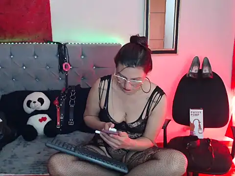 Snapshot of sachaclinford chatting on February 10, 2026, 1:59 pm sachaclinford online show from February 10, 2026, 1:59 pm