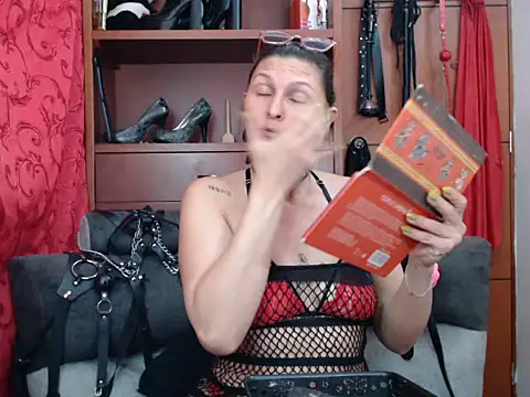Snapshot of sachaclinford chatting on June 13, 2026, 7:23 pm sachaclinford online show from June 13, 2026, 7:23 pm