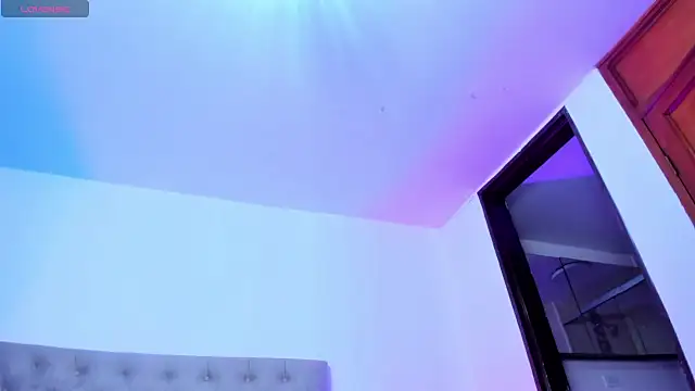 Dayana  Ospina online show from February 6, 2025, 10:32 pm