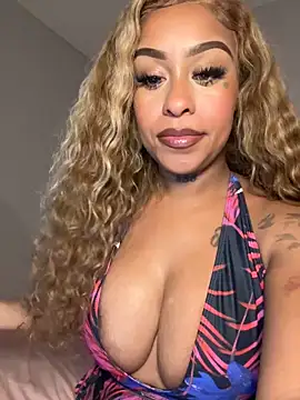 Snapshot of hazelbaby8880 chatting on January 17, 2025, 6:47 am hazelbaby8880 online show from January 17, 2025, 6:47 am