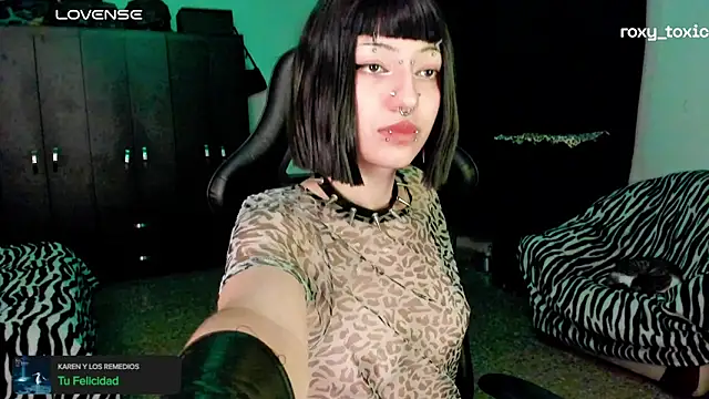 roxy toxic online show from November 5, 2025, 1:27 am