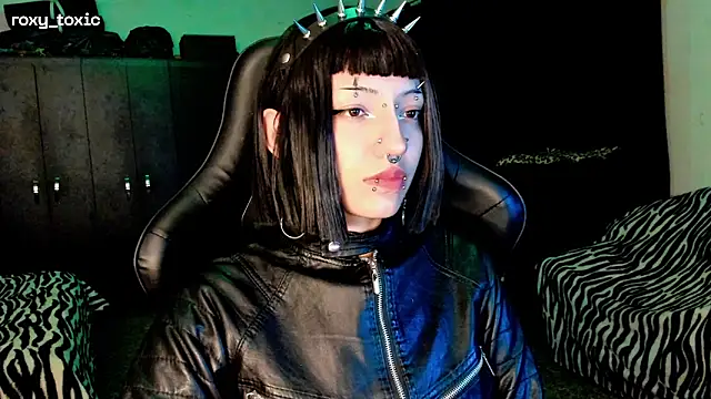 roxy toxic online show from November 25, 2025, 1:49 am