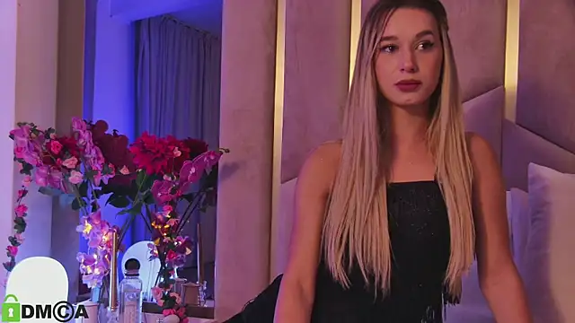 Snapshot of MaeveDream chatting on October 10, 2025, 6:29 pm MaeveDream online show from October 10, 2025, 6:29 pm