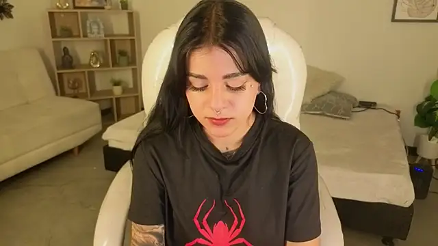 Snapshot of Nicole_Foxx_ chatting on October 28, 2025, 7:38 pm Nicole Foxx online show from October 28, 2025, 7:38 pm