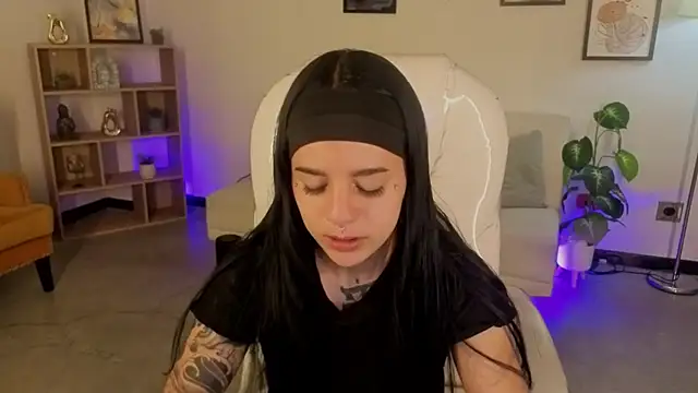 Snapshot of Nicole_Foxx_ chatting on November 14, 2025, 7:34 pm Nicole Foxx online show from November 14, 2025, 7:34 pm