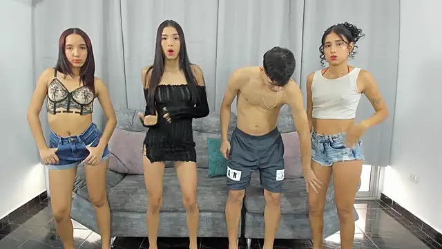 hotlittleones18 online show from March 14, 2025, 7:12 pm