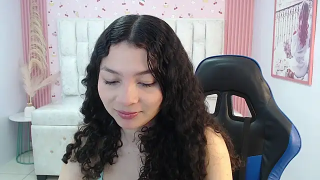 Snapshot of shalon_diaz_s chatting on October 2, 2025, 1:07 pm shalon diaz s online show from October 2, 2025, 1:07 pm