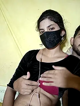 Hot couple 1 online show from October 19, 2025, 5:02 pm