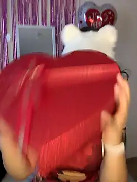 GinnyDelice online show from February 25, 2025, 11:33 pm