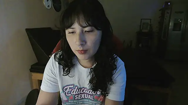 GinnyDelice online show from October 22, 2025, 2:12 am