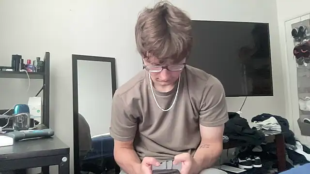 Snapshot of ryan_28747 chatting on May 4, 2026, 12:50 am ryan 28747 online show from May 4, 2026, 12:50 am