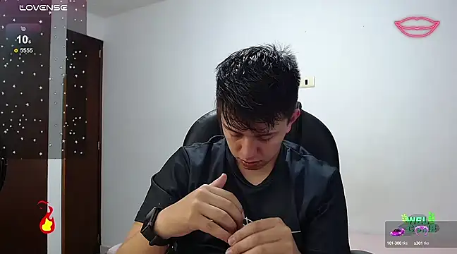 Snapshot of Alan_red chatting on March 6, 2025, 1:37 am Alan red online show from March 6, 2025, 1:37 am