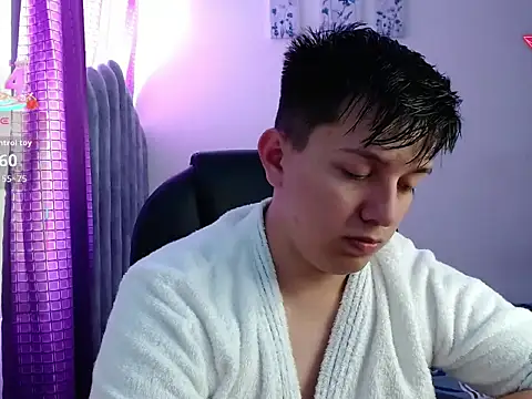 Snapshot of Alan_red chatting on September 18, 2025, 3:25 pm Alan red online show from September 18, 2025, 3:25 pm