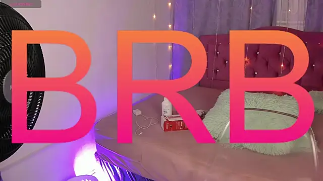 Lia little18 online show from February 8, 2025, 6:33 am