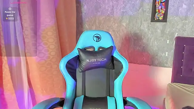 Lia little18 online show from February 18, 2025, 4:15 am