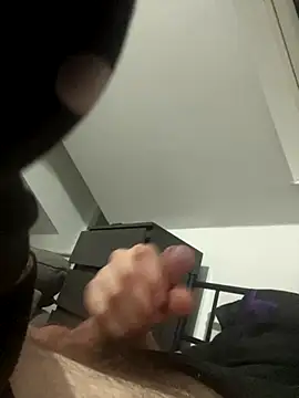 Snapshot of wyattstone chatting on November 10, 2025, 2:10 am wyattstone online show from November 10, 2025, 2:10 am