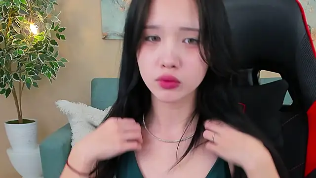 Snapshot of AnneCurtis chatting on January 28, 2025, 12:54 pm AnneCurtis online show from January 28, 2025, 12:54 pm