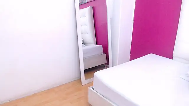 Snapshot of tinyy_whore18 chatting on January 30, 2025, 3:19 pm tinyy whore18 online show from January 30, 2025, 3:19 pm