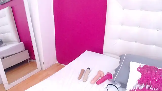 Snapshot of tinyy_whore18 chatting on February 27, 2025, 5:47 pm tinyy whore18 online show from February 27, 2025, 5:47 pm