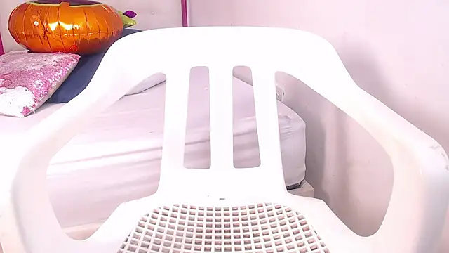 Snapshot of tinyy_whore18 chatting on November 4, 2025, 3:44 pm tinyy whore18 online show from November 4, 2025, 3:44 pm