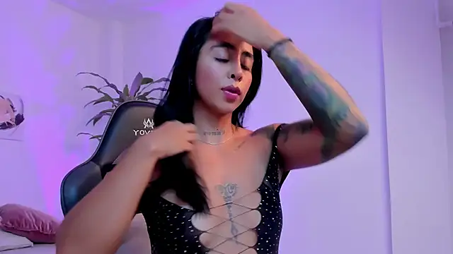 sophierooy22 online show from February 17, 2025, 8:58 pm