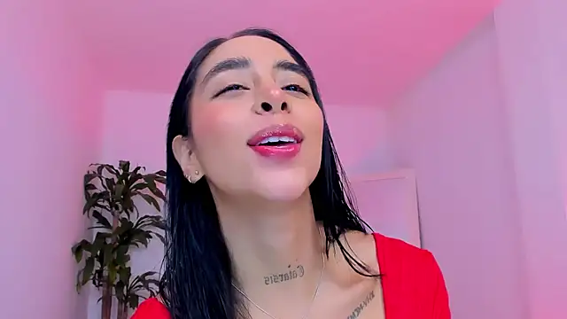 sophierooy22 online show from April 30, 2026, 12:22 pm