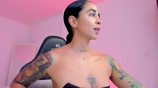 Snapshot of sophierooy22 chatting on May 13, 2026, 10:49 pm sophierooy22 online show from May 13, 2026, 10:49 pm