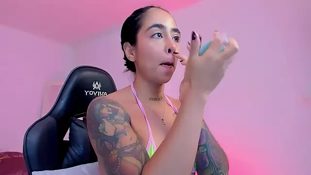 Snapshot of sophierooy22 chatting on June 9, 2026, 1:45 pm sophierooy22 online show from June 9, 2026, 1:45 pm