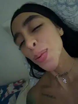 Snapshot of sophierooy22 chatting on August 1, 2026, 1:05 am sophierooy22 online show from August 1, 2026, 1:05 am
