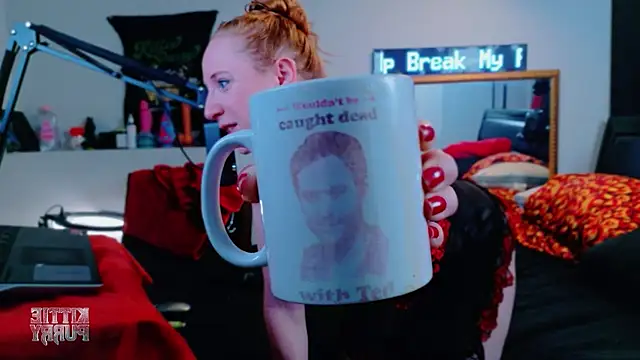 Snapshot of KittiePurry69 chatting on November 16, 2025, 9:31 pm KittiePurry69 online show from November 16, 2025, 9:31 pm