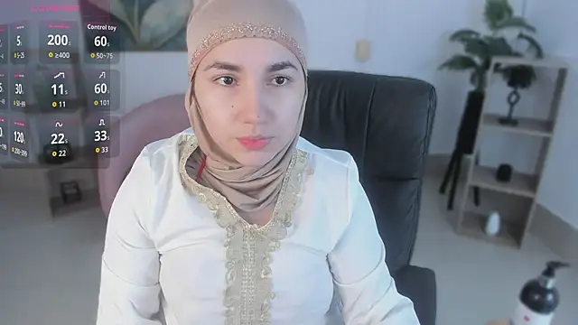 Snapshot of Ayha_khalaf chatting on November 25, 2025, 1:05 am Ayha khalaf online show from November 25, 2025, 1:05 am