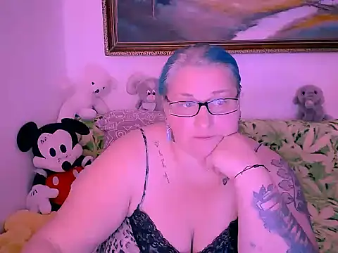 Snapshot of mayamayx chatting on October 31, 2025, 2:51 pm mayamayx online show from October 31, 2025, 2:51 pm