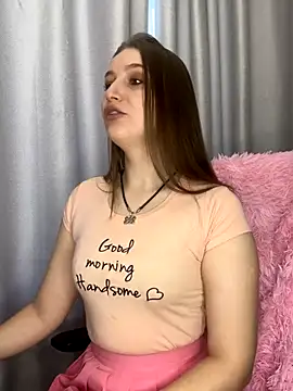 Snapshot of LillyFan-X chatting on November 17, 2025, 4:29 am LillyFan-X online show from November 17, 2025, 4:29 am