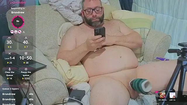 Snapshot of Dadbod4you chatting on May 7, 2026, 3:06 pm Dadbod4you online show from May 7, 2026, 3:06 pm
