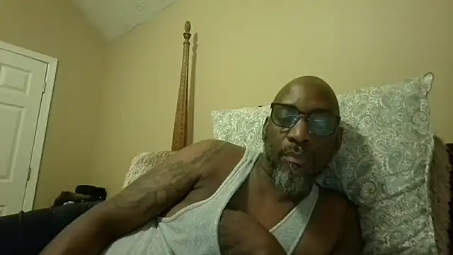 Snapshot of Soultouch1 chatting on May 12, 2026, 4:09 am Soultouch1 online show from May 12, 2026, 4:09 am