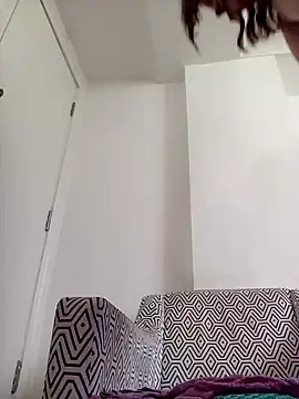 HotHornyEmmaX online show from March 1, 2025, 4:11 pm