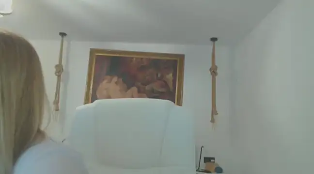 Snapshot of EllyaDiamond chatting on January 25, 2025, 9:04 pm EllyaDiamond online show from January 25, 2025, 9:04 pm