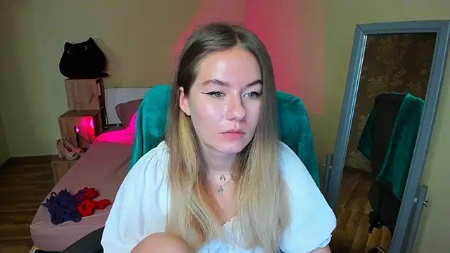 Snapshot of EmilyPaw chatting on January 31, 2025, 9:48 am EmilyPaw online show from January 31, 2025, 9:48 am