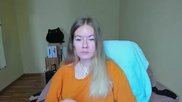 Snapshot of EmilyPaw chatting on March 13, 2025, 7:20 am EmilyPaw online show from March 13, 2025, 7:20 am